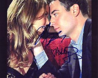 Ashley Williams and Josh Radnor autographed 8x10 how i met your mother photograph