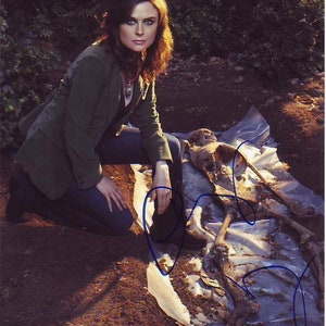 Emily deschanel signed autographed 8x10 bones temperance brennan photograph