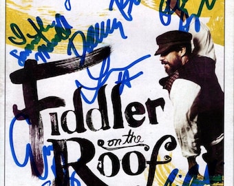 Skrzypek na dachu – program z autografem obsady