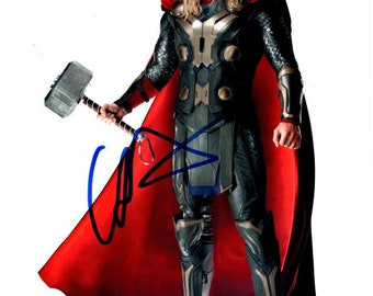 Chris Hemsworth Signed Autographed 8x10 Thor Photograph