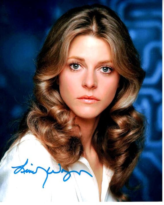 Lindsay Wagner Signed Autographed 8x10 Photograph the Bionic Woman 