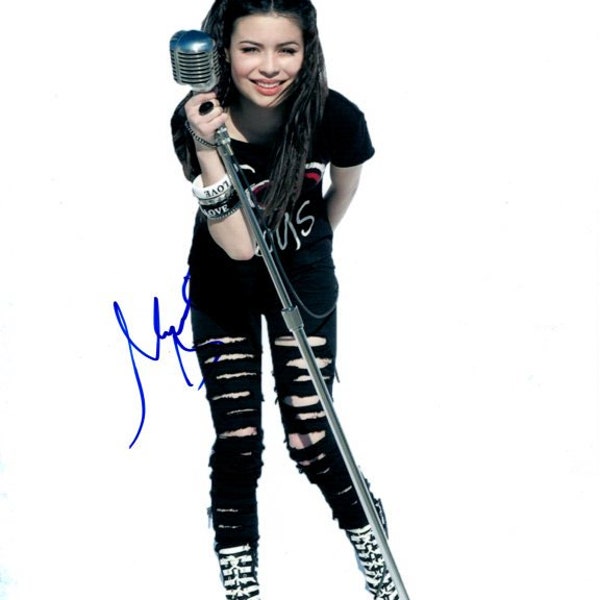 Miranda Cosgrove signed autographed 8x10 photograph