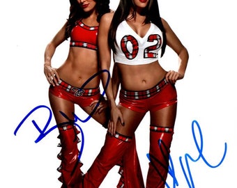 ベラ・ツインズ（ブリー＆ニッキ）のサイン入り8x10 WWEレスラー写真
