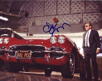 Fotografia autografata 8x10 della Chevrolet Corvette del 1962 firmata da Clark Gregg