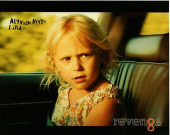 Alyvia Alyn Lind podpisała autograf na zdjęciu 8x10