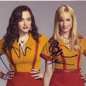 Kat dennings & beth behrs signed autographed 8x10 2 broke girls photograph