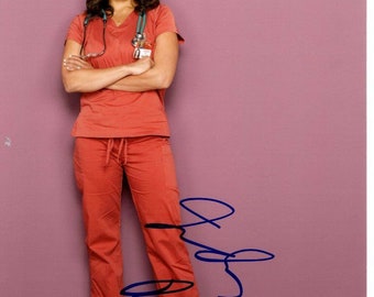 Judy reyes signed autographed 8x10 scrubs nurse carla espinosa photograph