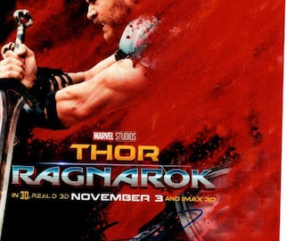 Chris Hemsworth Signed Autographed 8x10 Thor Ragnarok Photograph