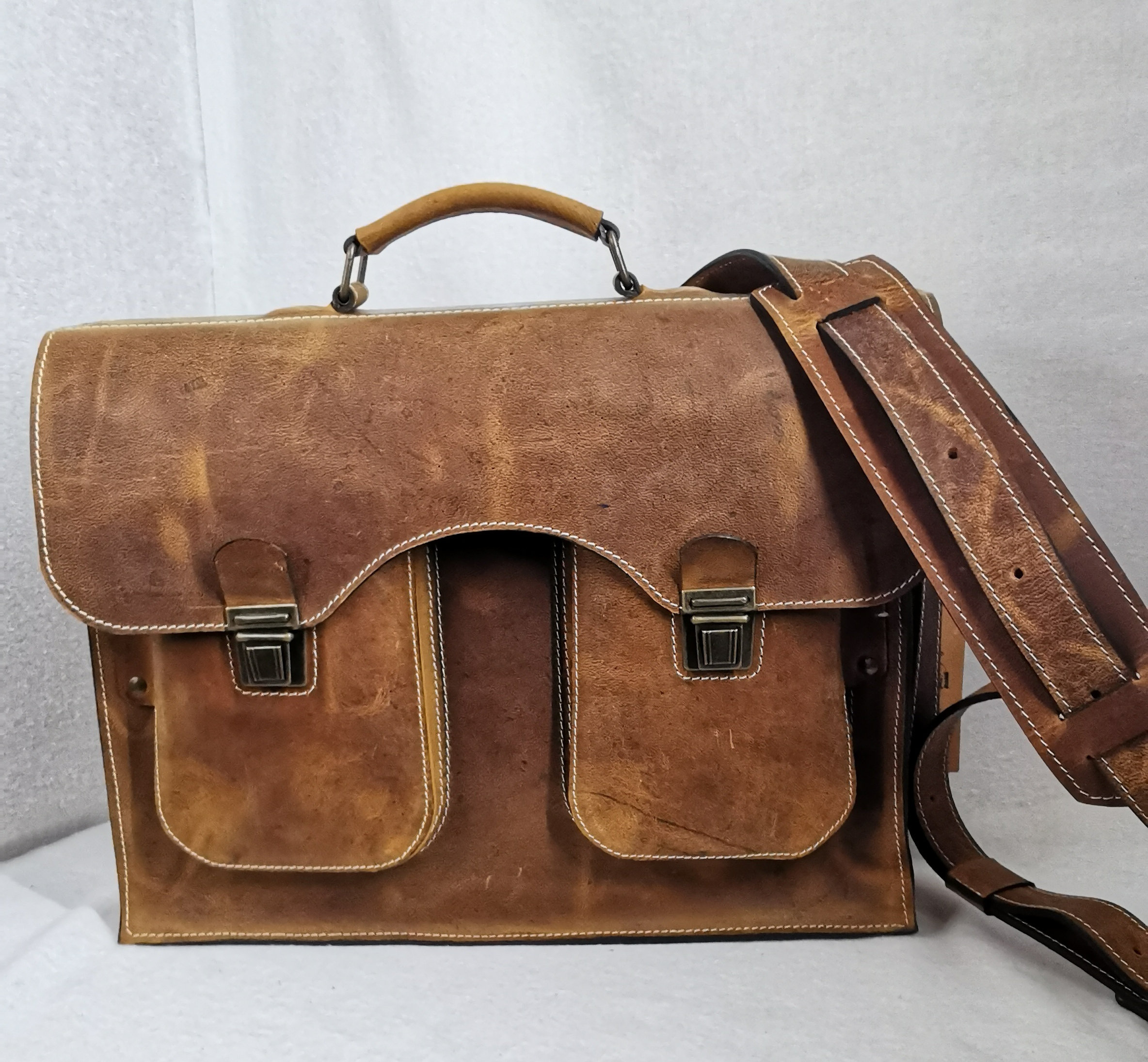 Leather messenger bag shop 15 laptop