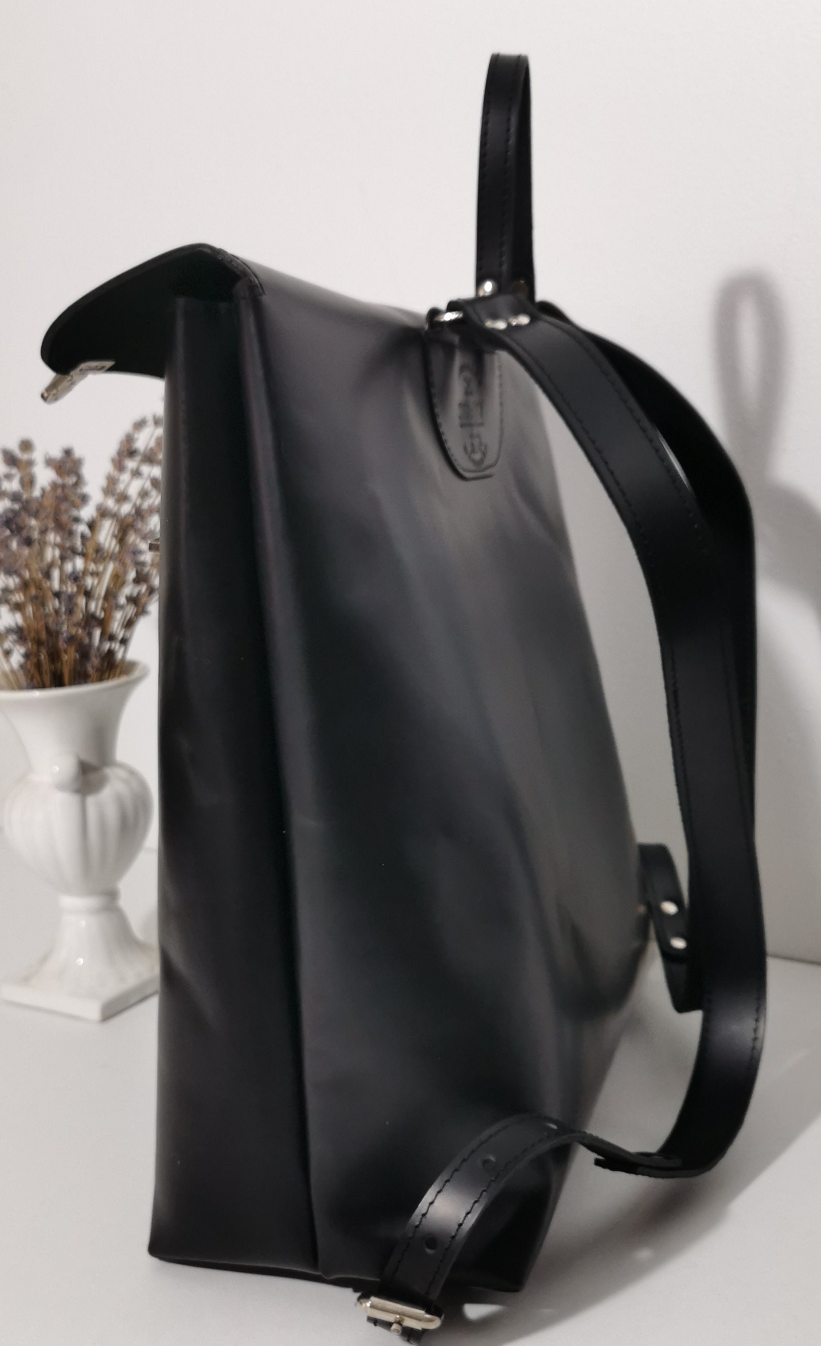 Handmade Italian Leather Backpack | Black Full-Grain Minimal Daypack Italian Black Leather Backpack - Etsy main image 3