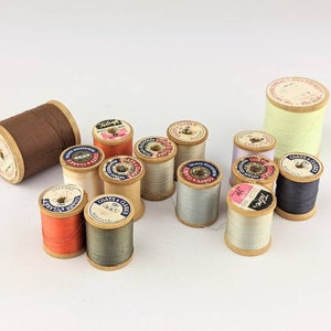 Old Wooden Spools of Thread Lot All Wood | 14 Vintage Wood Thread Empty Spools | Textile Bobbins Spindles Spools for Sewing Craft Projects