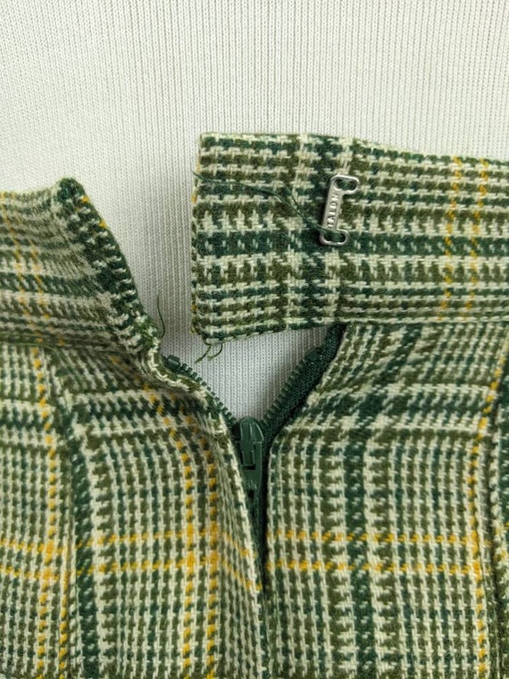 Vintage 1960s Women's Green Plaid Wool Suit | Vtg… - image 8