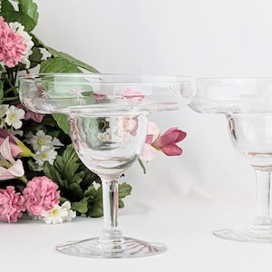 Set of 2 Vintage Margarita Glasses | Pair of Elegant Etched Star Pattern 1960s Stemware | Fancy Bar Collectibles Retro Cocktail Glassware