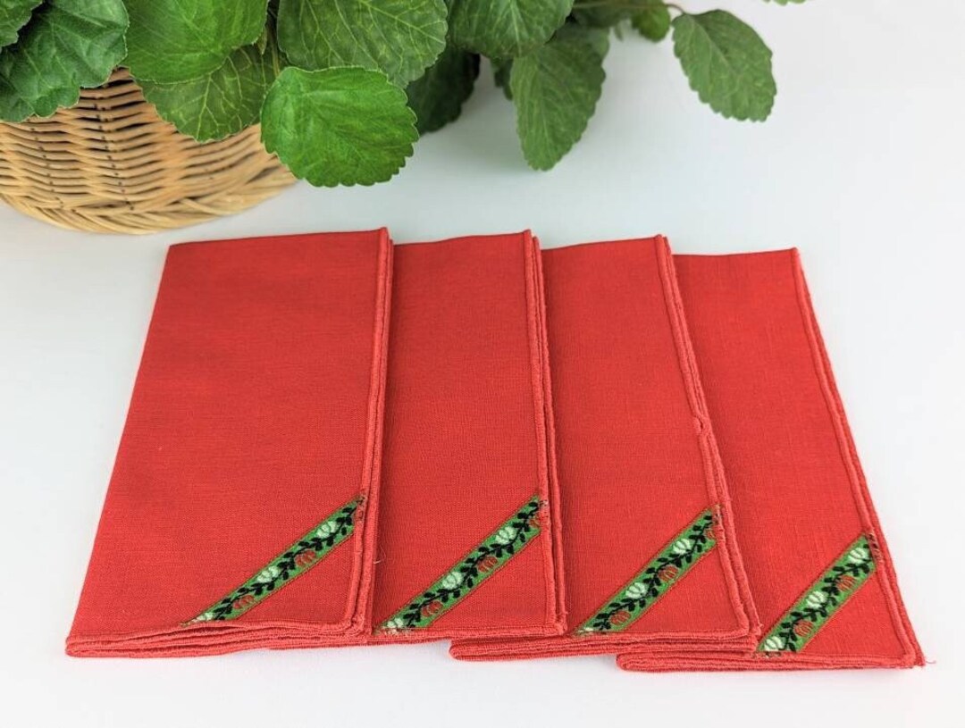 Set of 4 Red Linen Cloth Napkins Vintage Christmas Table Linen Napkins