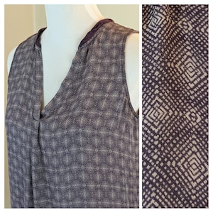 Womens 90s Silk Sleeveless Blouse | Vtg Loose Fitting Tank Top | Women&#39;s Geometric Print Mauve Lightweight Tank Top | Silk Sleeveless Shirt