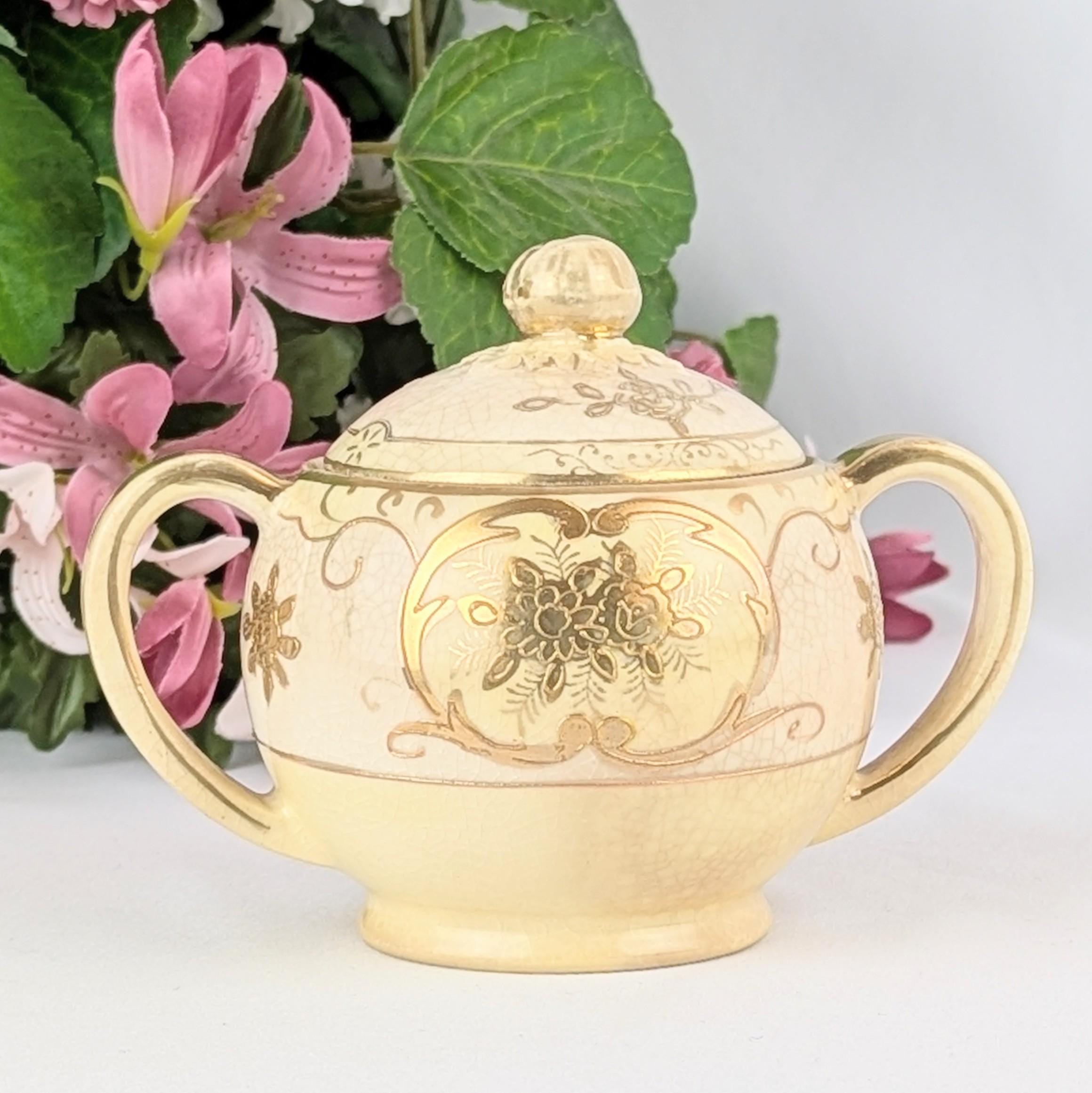 希少 】ドイツ製 陶器製 両耳取っ手付き 薔薇の花柄デザイン 花瓶