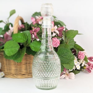 Vintage Clear Glass Whiskey Liquor Decanter with Stopper | 1975 Mogen David Collectible Wine Decanter | 1970s Vintage Barware Water Decanter