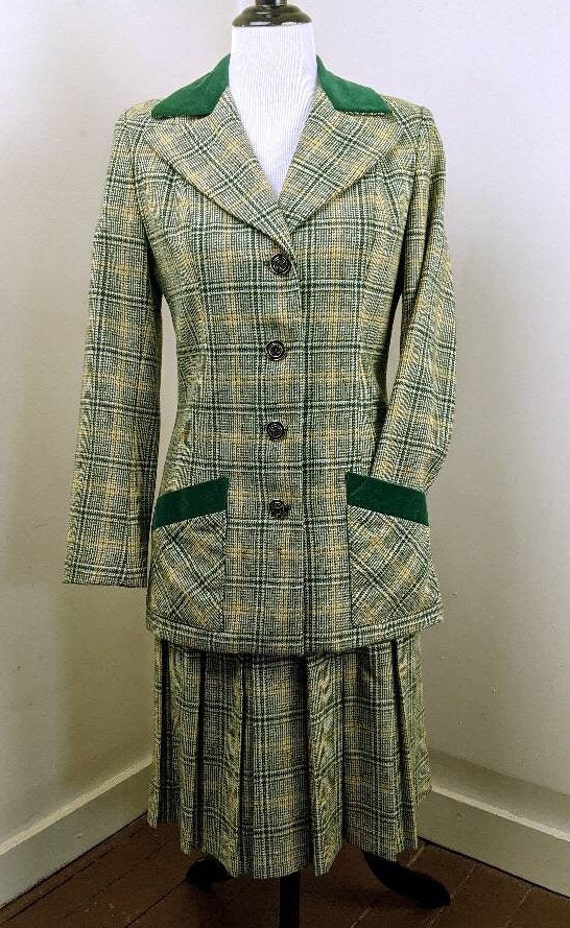 Vintage 1960s Women's Green Plaid Wool Suit | Vtg… - image 2