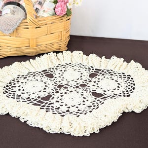 Antique Hand-Crocheted Ivory Table Runner 1930s Oval 12&quot;x16&quot; | Frilly Edge Antique Lacy Dresser Scarf | Cottagecore Crochet Table Scarf