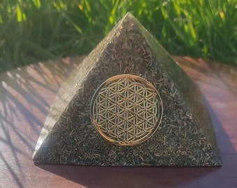 Pyramid Orgonite Flower of Life