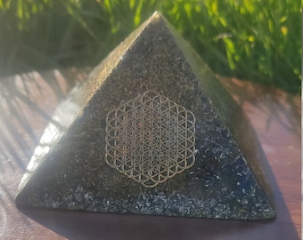 Pyramid Orgonite Flower of Life
