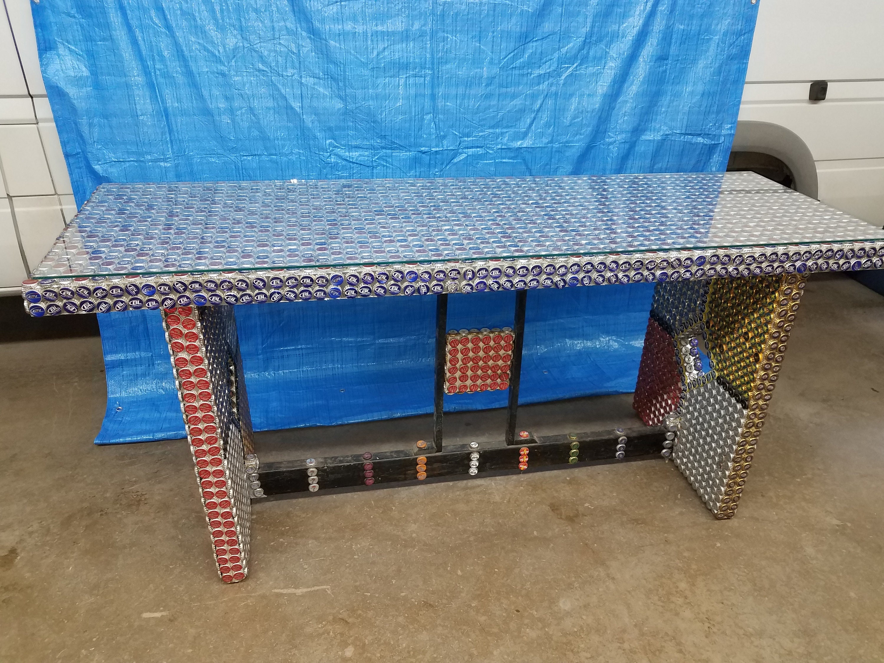 Vintage Bottlecap Console / Sofa Table - Richard Kopp - Perfect voor Mancave of Game Room