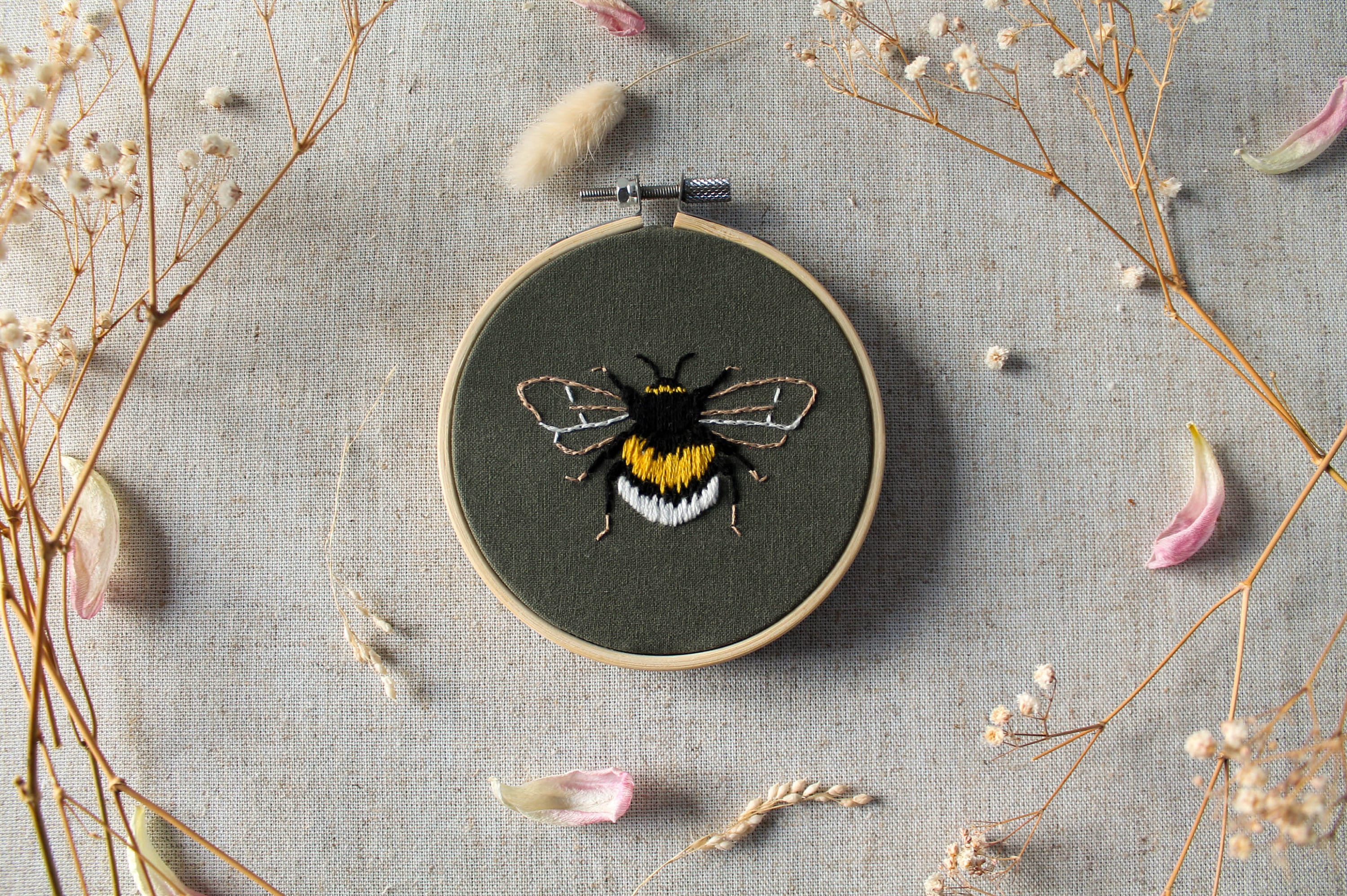 Petit Tambour Brodé à La Main - Abeille Insecte