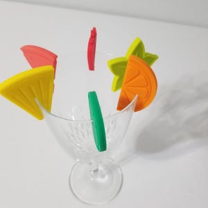 6pcs. Fruits Shaped Silicone Wine Markers Barware Glass Charm Drink Tracker