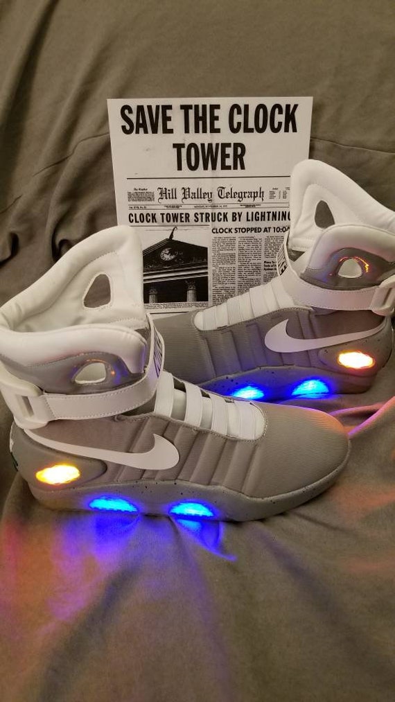 2022 Light Up Basketball Sneakers LED Mag Shoes for Men Air Shoes