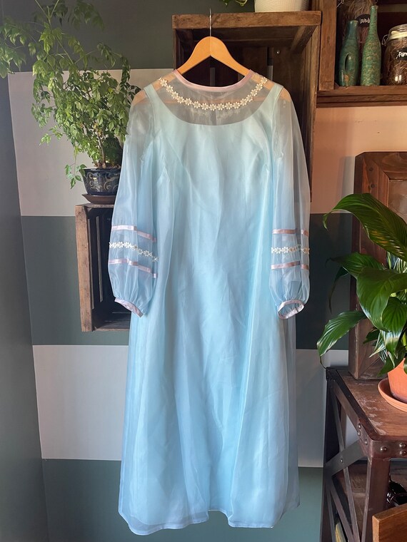 ILGWU VTG 1970’s Embroidered Dress