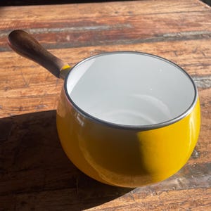 Vintage 1960s Retro Yellow Wooden Handled Fondue Pot