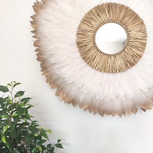 Jujuhat white and gold feathers and gold raffia