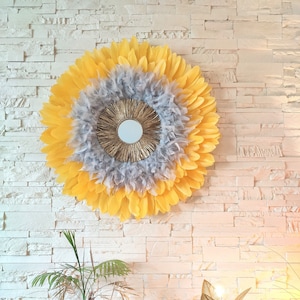 Jujuhat yellow and gray feathers and golden raffia