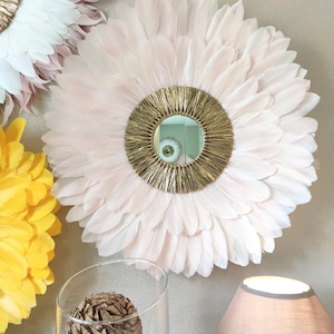Jujuhat pink feathers and golden raffia