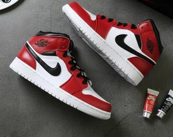Custom Chicago Jordan 1 - Etsy