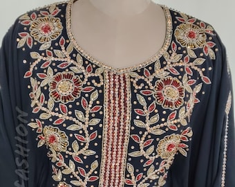 Verfraaid abaya-ontwerp met lange mouwen, bescheiden bruidsjurk, Arabische gouden kaftan