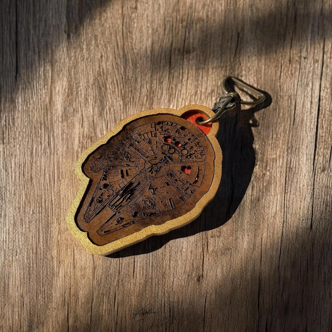 Millennium Falcon Keychain – Wood & Leather, Hand Painted - Etsy