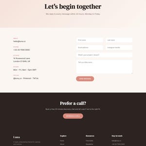 Puede incluir: Una p&aacute;gina de destino del sitio web de Luna, con una paleta de colores suaves. La navegaci&oacute;n superior incluye opciones para Inicio, Acerca de, Servicios, Precios, Blog y Contacto. La p&aacute;gina incluye un formulario de contacto y un bot&oacute;n de llamada a la acci&oacute;n.