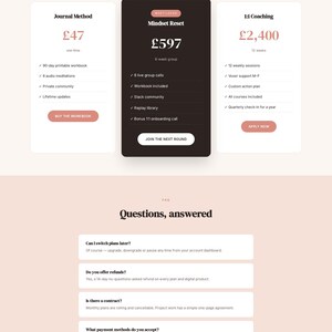 Puede incluir: P&aacute;gina web con precios de servicios de coaching. Presenta tres opciones: Journal Method por &pound;47, Mindset Reset por &pound;597 y 1:1 Coaching por &pound;2.400. La p&aacute;gina tambi&eacute;n incluye una secci&oacute;n de preguntas frecuentes.