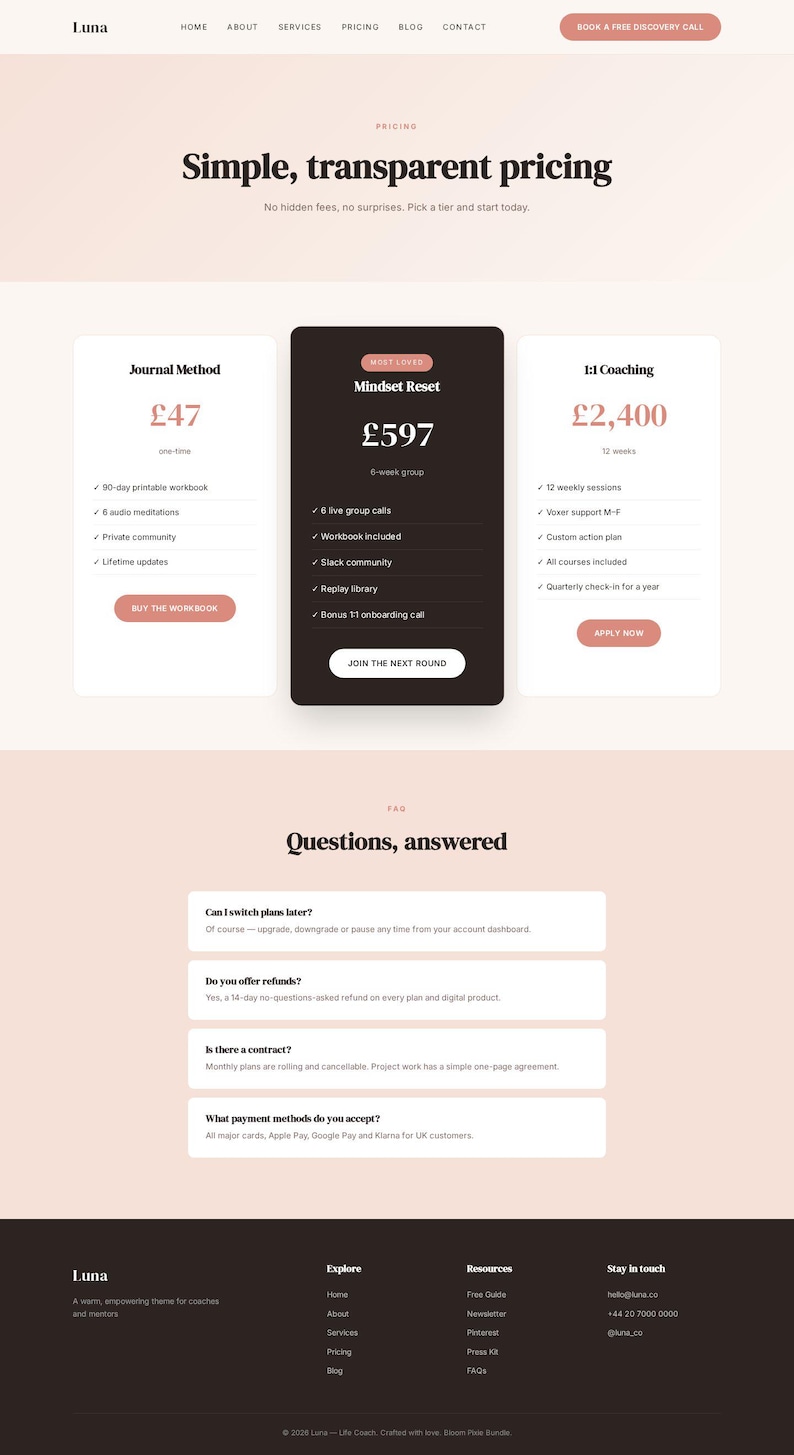 Puede incluir: P&aacute;gina web con precios de servicios de coaching. Presenta tres opciones: Journal Method por &pound;47, Mindset Reset por &pound;597 y 1:1 Coaching por &pound;2.400. La p&aacute;gina tambi&eacute;n incluye una secci&oacute;n de preguntas frecuentes.
