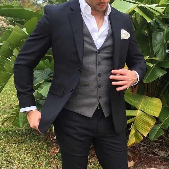Dark suit, light grey vest is almost always good combination. If you buy a  vest get a light grey one. It … | Wedding suits men grey, Wedding suits  men, Mens outfits
