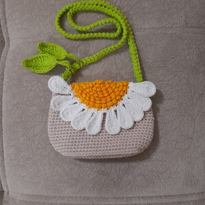Daisy Häkeltasche, Häkeltasche, Kinder Daisy Tasche, Personalisierbare Häkeltasche für Kinder, Handgemachte Stricktasche für Kinder, Umhängetasche,