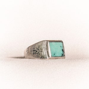 Rêveur turquoise tibétain Argent sterling massif Pierre turquoise Unisexe Argent recyclé Bague faite à la main image 1