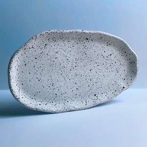 Bandeja Terrazzo Oval Irregular: Prato de Bugigangas Jesmonite