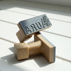 Gepersonaliseerde aardewerkstempel: aangepast kleigereedschap voor jesmoniet en keramiek