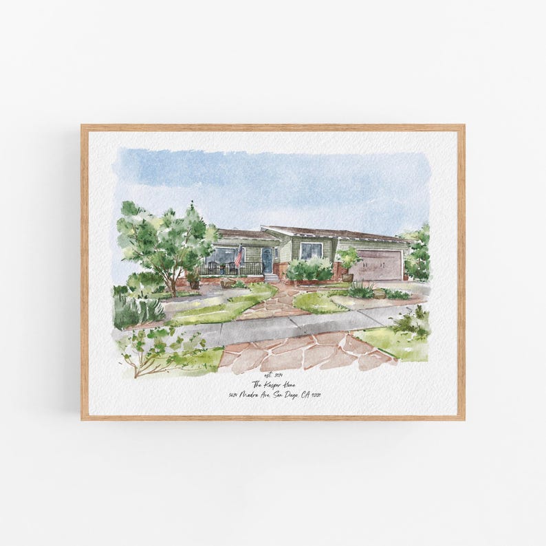 Puede incluir: Pintura a la acuarela de una casa con un marco de madera marr&oacute;n claro. La casa est&aacute; pintada en tonos verdes y marrones, con un fondo de cielo azul. La pintura incluye el texto "The Keeper Home" y la direcci&oacute;n "620 Madeira Ave. San Diego CA 92109".