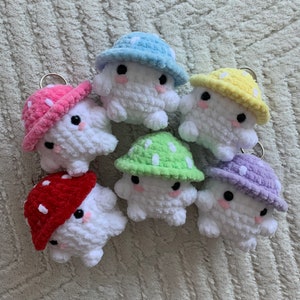 Pilz Plüschtier Schlüsselanhänger, Amigurumi Schlüsselanhänger, Häkeltier Spielzeug, Schlüsselanhänger häkeln, gestrickter Pilz, Pilz