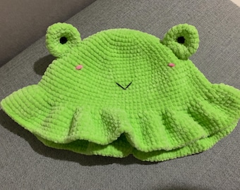 Handmade Crochet Frog Bucket Hat, Chenille Winter Hat