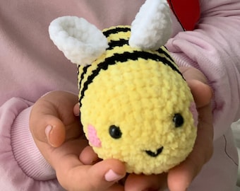 Crochet bee plush, bumble bee, amigurumi bee