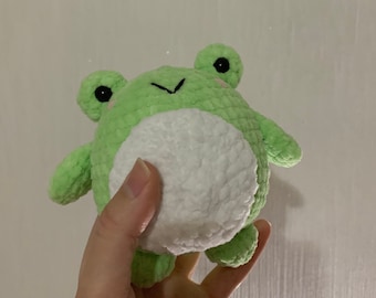 Knitted plush frog, Chunky Frog Plushie: Frog Amigurumi Toy